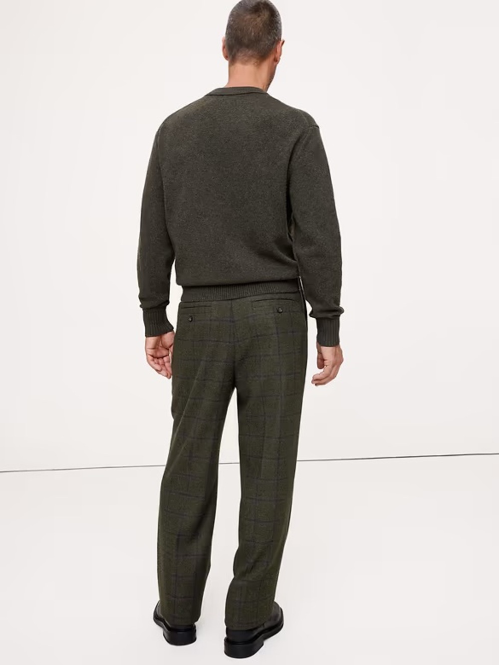 Banana Republic Men's Dark Olive Crewneck Sweater